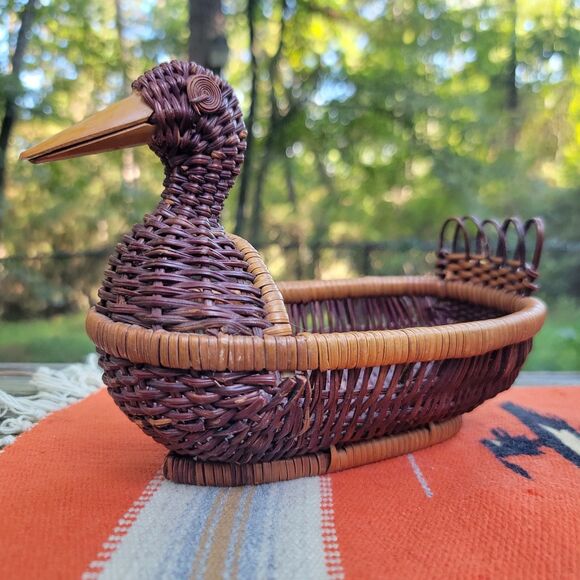 Vintage Wicker Duck Goose w Wood Beak Woven Rattan  Basket Napkin Tray 9" MINT - Picture 11 of 16